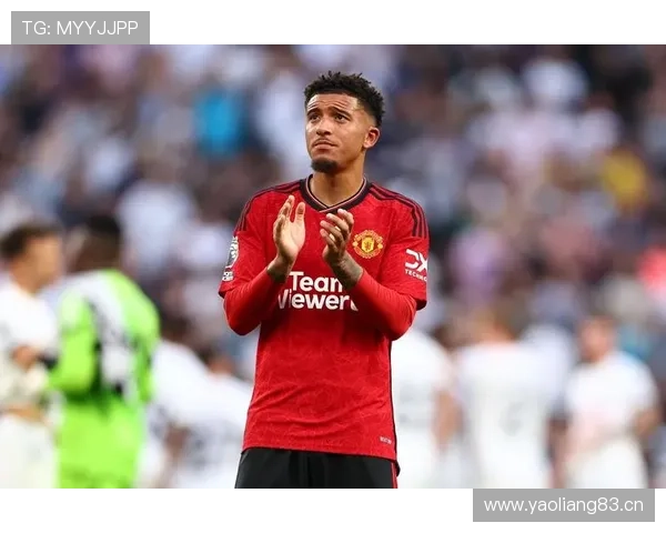 曼联进攻瘫痪，中场推进断链成关键制约