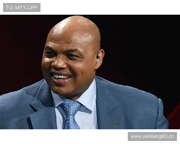 查尔斯·巴克利无球跑动对比奥拉朱旺提升篮下威胁明显